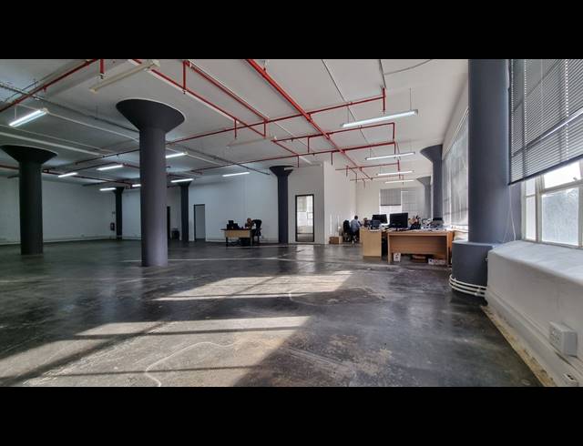 506M² BUSINESS TO LET IN WOODSTOCK